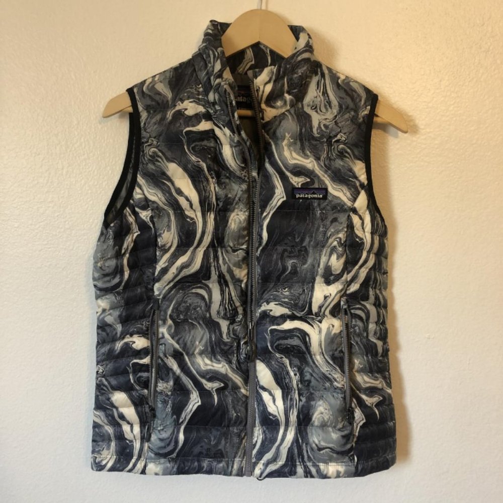 Patagonia Womens Sleeveless Swirl Puffer Vest Gray